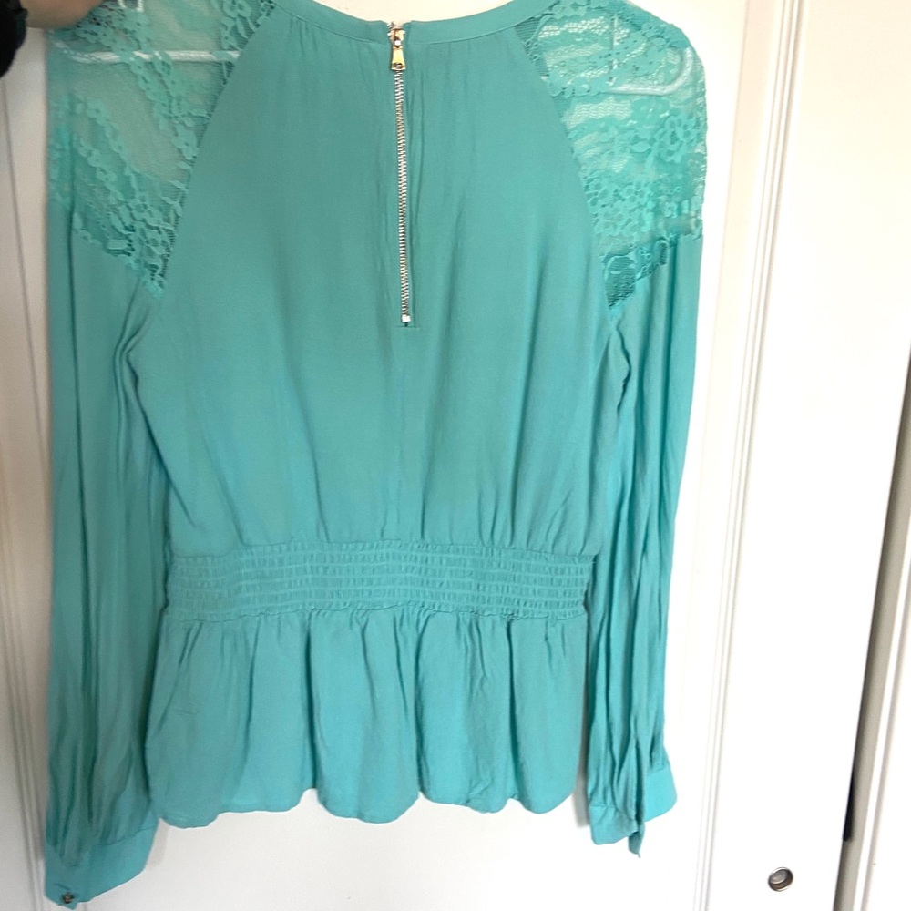 Blouse - Picture 2 of 3